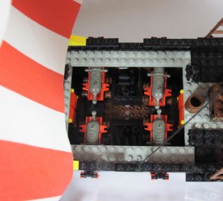 Lego Pirates 10040 Black Seas Barracuda Legend Big SHIP with Box