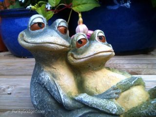 ORNAMENT Cuddling Pair of Frogs Figure Ideal Pond Statue 23cm High