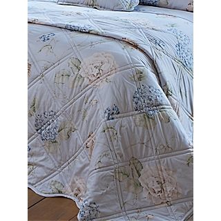 Christy Hydrangea print bedspread   