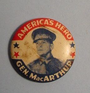 Vintage Pin WWII Americas Hero Gen MacArthur 474 D