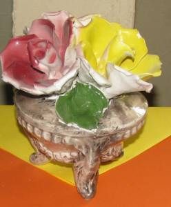 Centerpiece Flower Roses Bouquet 3 Footed Vase Italy Mark Crowned N