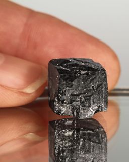 13mm Sharp Cubic Magnetite Crystals ZCA Mine NY