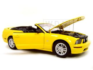 2005 Ford Mustang GT Ed Yellow 1 18 Autoart Model