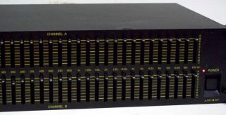 YAMAHA Q2031B 2CH 31 BAND 1/3 OCTAVE GRAPHIC EQUALIZER