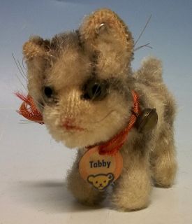 Katze Tabby Steiff mit Knopf und Schild alt selten & dekorativ
