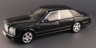 18 Minichamps Bentley Arnage R 2002   schwarz   in OVP   aus