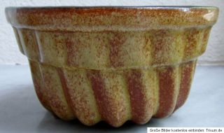 Backform aus Keramik Guglhupf braun dunkelbraun gesprenkelt