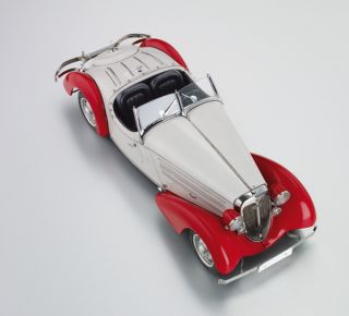 CMC Audi 225 Front Roadster, 1935 (rot/weiss), 1:18