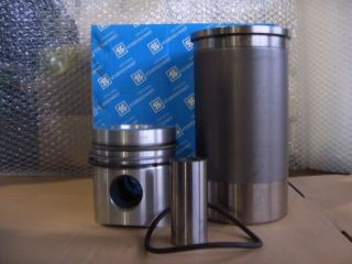 Zylinder mit Kolben   Case IHC D179, D239, D358   633, 724, 824, 833
