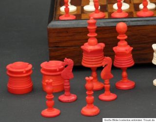 original Biedermeier Schachspiel aus gedrechseltem Bein um 1860   1870