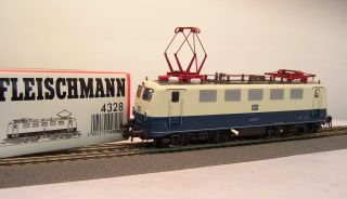 Fleischmann H0 4328 E Lok BR 141 363 2 DB türkis/beige    P76