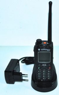 Motorola MTP850 mit GPS Antenne und Ladestation Tetra