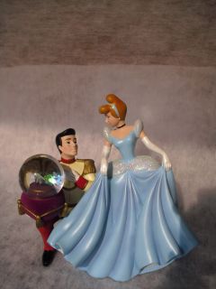 Disney Schneekugel Cinderella und Prinz mit Schuh +SALE