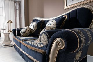 Luxus Polster Garnitur Sofa Couch Medusakopf Dekor Italien Design