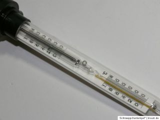 Es handelt sich hier ein Thermometer aus Zeiten der ehemaligen DDR .