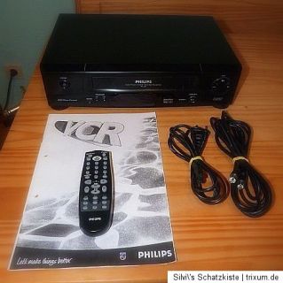 Philips Videorekorder mit Kabeln, Anleitung, Fernbedienung   sehr