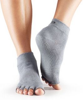 ToeSox Half Toe Yoga/Pilates Toe Socks With Grips: Sports